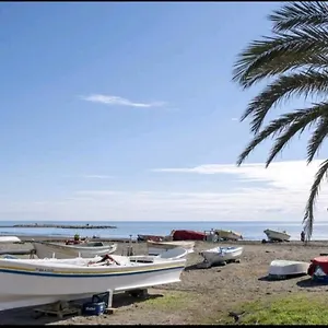 https://seashore-beach-apartment-a.1costadelsol.com